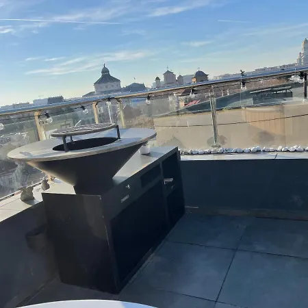 Penthouse Group 4 Bükreş