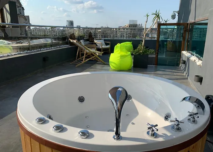Penthouse Group 4 4* Bükreş