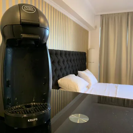 Penthouse Group 4 Bed & Breakfast Bucharest
