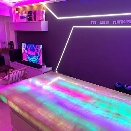 Penthouse Group 4 4* بوخارست