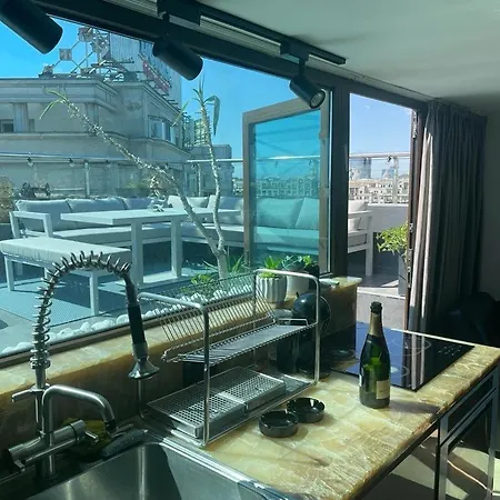 Bed & Breakfast Penthouse Group 4 Boekarest