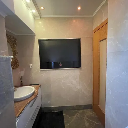 Penthouse Group 4 4* Bucharest