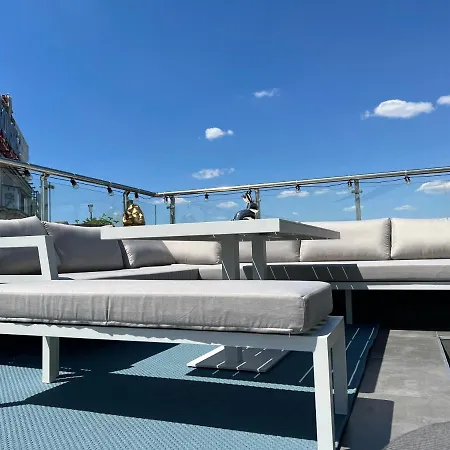 Bed & Breakfast Penthouse Group 4