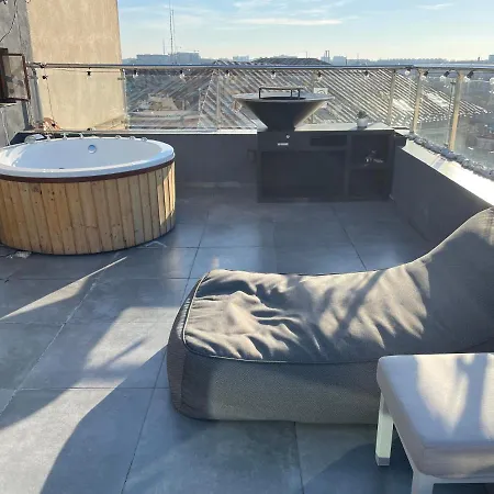 Penthouse Group 4 Bed & Breakfast Bucharest