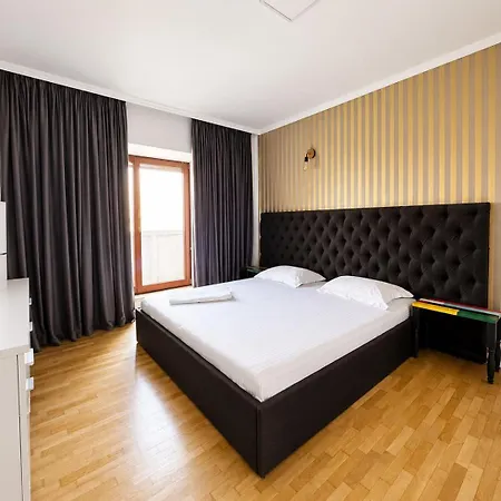 Bed & Breakfast Penthouse Group 4 4*