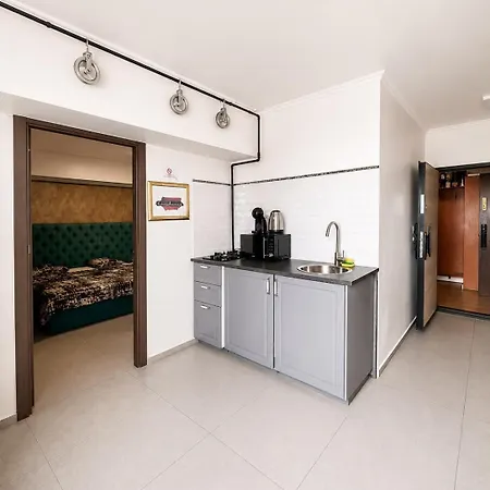Penthouse Group 4 Bed & Breakfast