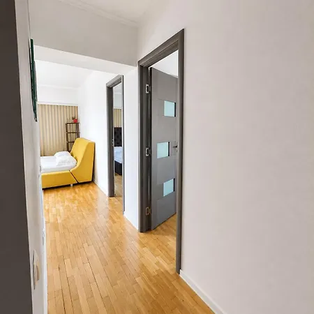 Penthouse Group 4 Bed & Breakfast 4*