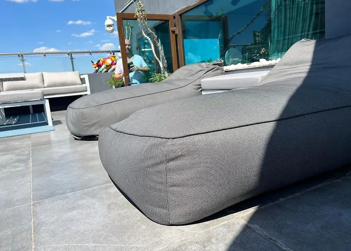 Bed & Breakfast Penthouse Group 4