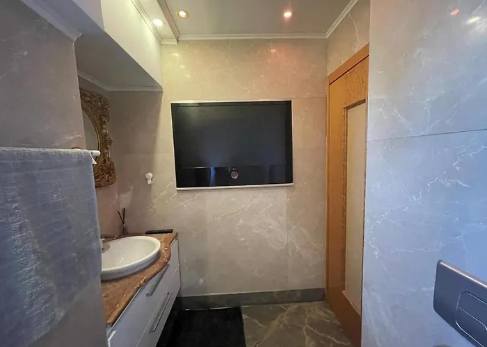 Penthouse Group 4 4* Bucarest