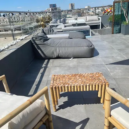 Penthouse Group 4 Bed & Breakfast