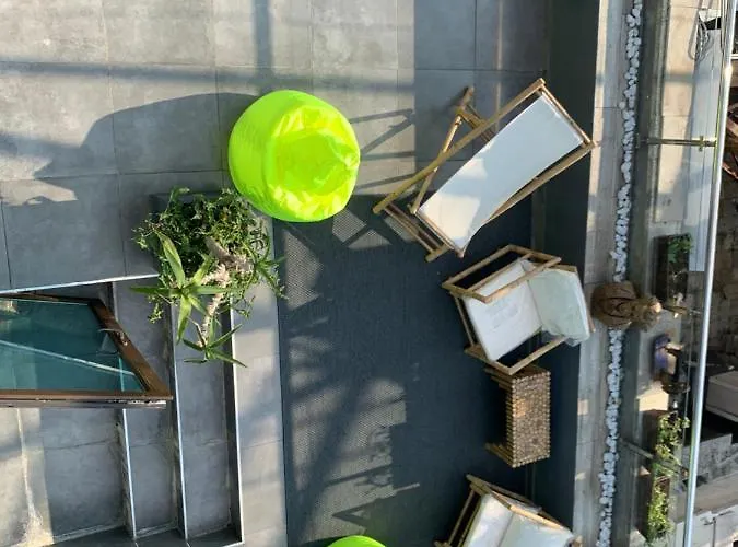 Penthouse Group 4 4* Бухарест